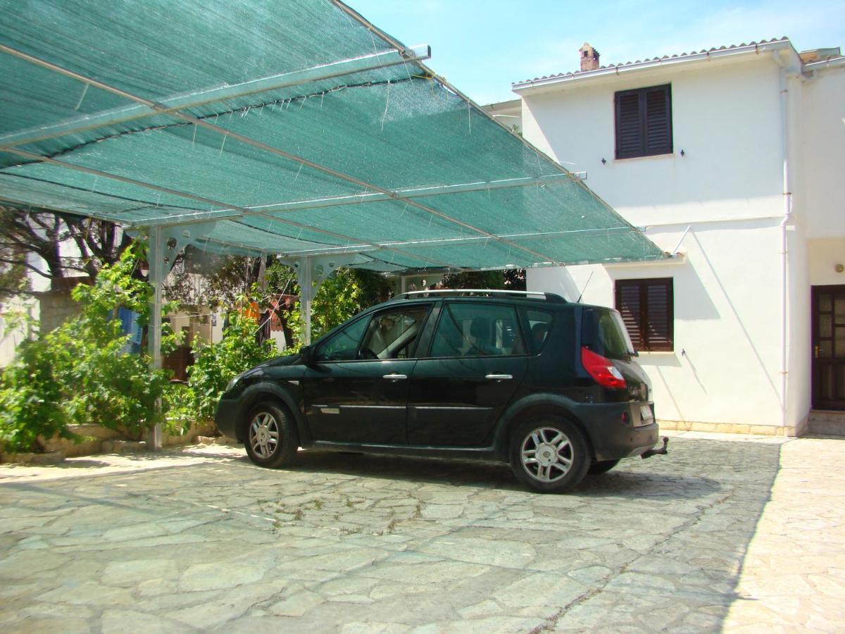 Apartments And Rooms With Parking Space Pag - 13060 Pag Town Bagian luar foto