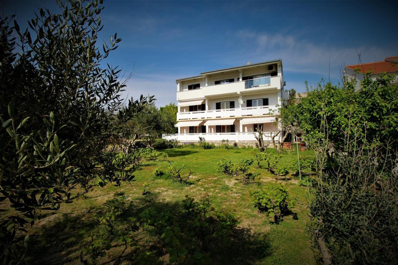 Apartments And Rooms With Parking Space Pag - 13060 Pag Town Bagian luar foto
