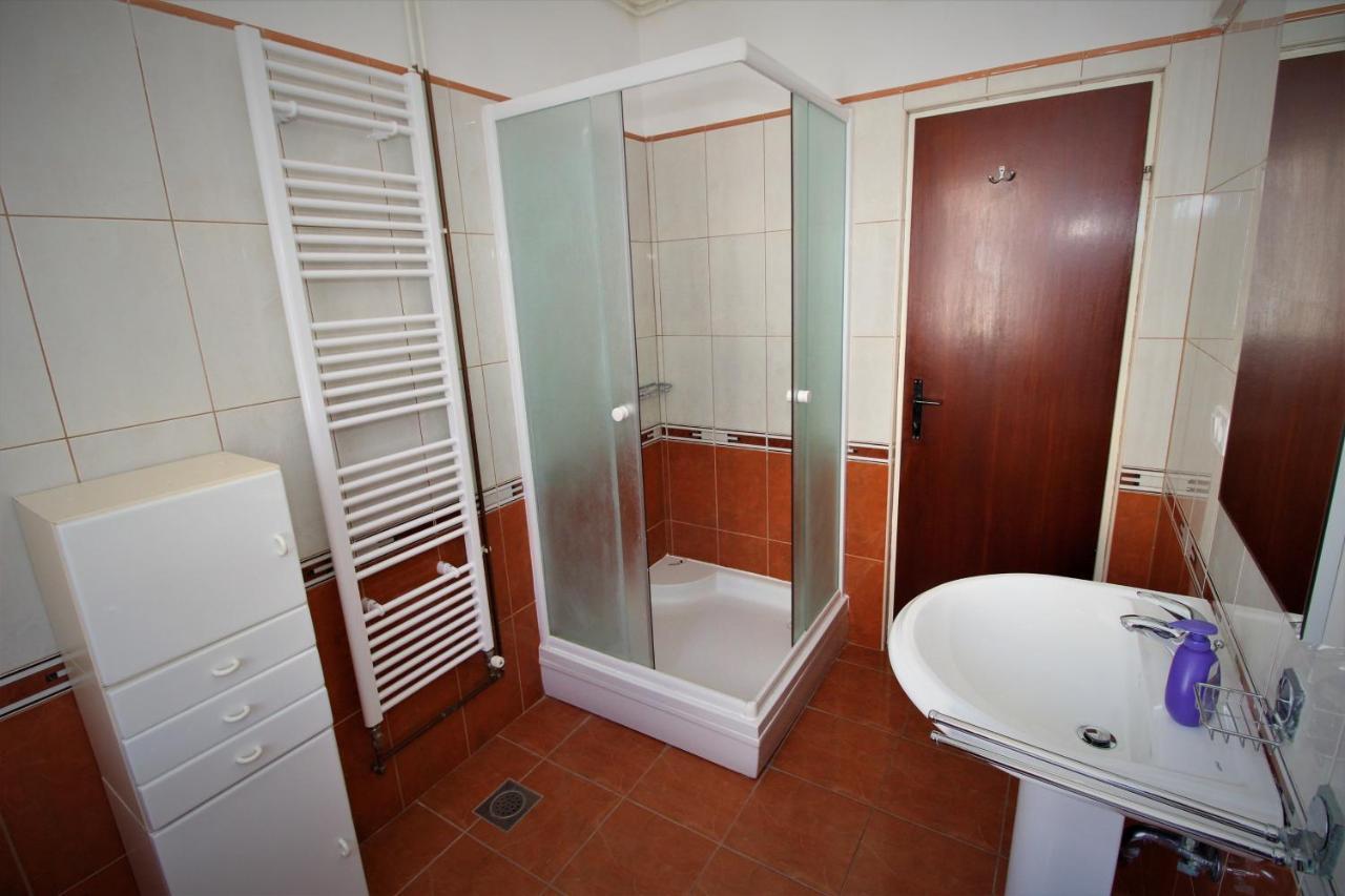 Apartments And Rooms With Parking Space Pag - 13060 Pag Town Bagian luar foto