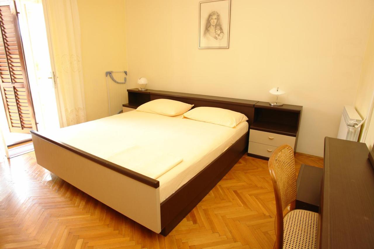 Apartments And Rooms With Parking Space Pag - 13060 Pag Town Bagian luar foto